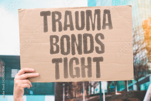 Foto "Trauma Bonds Tight" Shared trauma creates powerful psychological attachment between partners