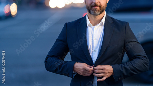 Tableau sur toile Ambitious businessman in suit
