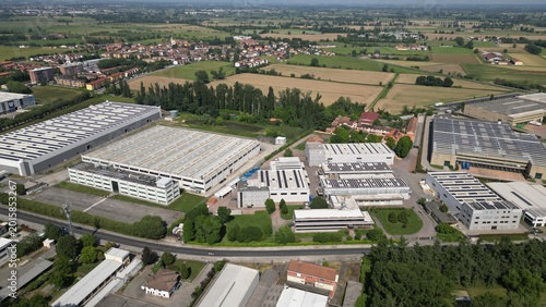 Εκτύπωση καμβά Industrial landscape: An expansive view showcases the complex industrial infrastructure, highlighting the interplay of production and infrastructure in an area