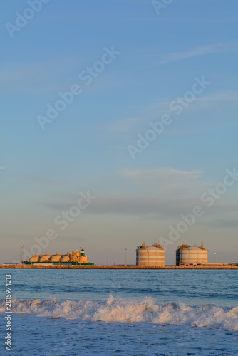 DEPOSITOS DE GAS LICUADO EN SAGUNTO. PROVINCIA DE VALENCIA. COMUNIDAD VALENCIANA. ESPAÑA. EUROPA