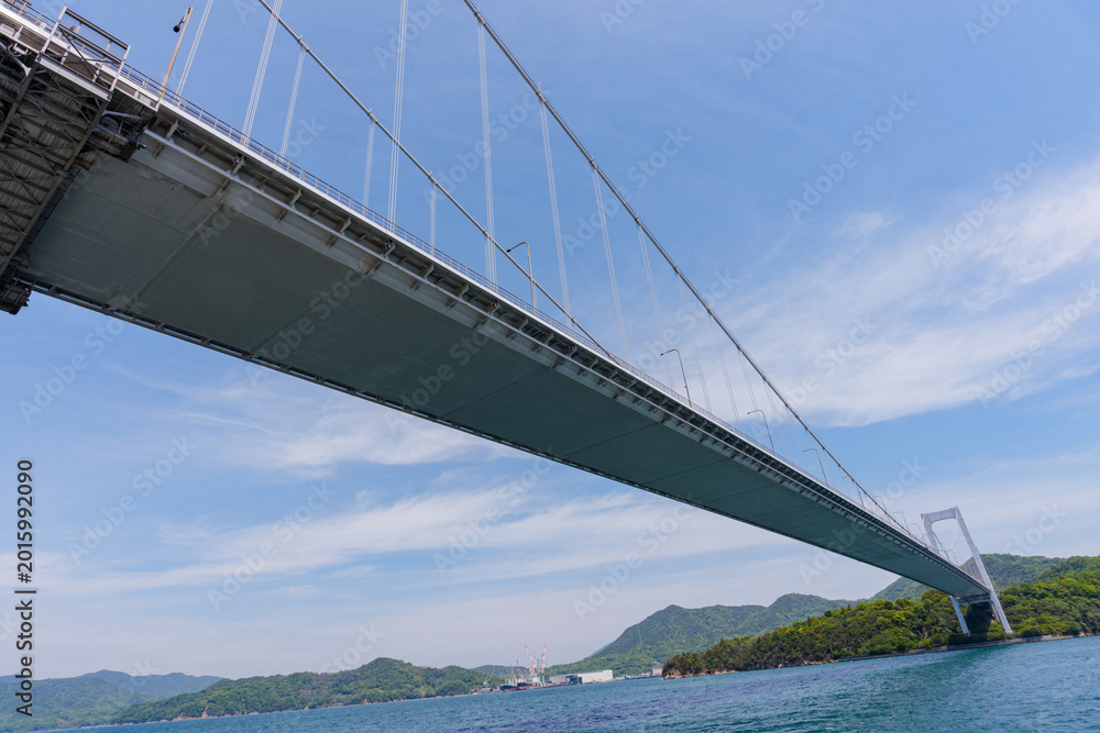 Fototapeta premium 大島から望む伯方・大島大橋と瀬戸内海 しまなみ海道の絶景