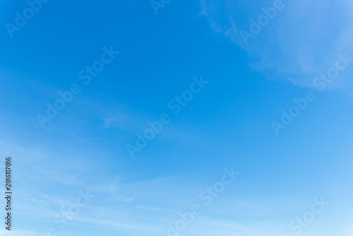春の青空と薄雲の風景45
