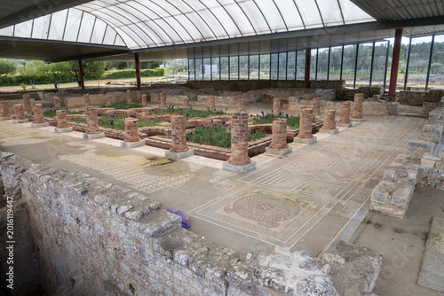 Konstfotografi casa de las fuentes en el yacimiento romano de conimbriga, portugal