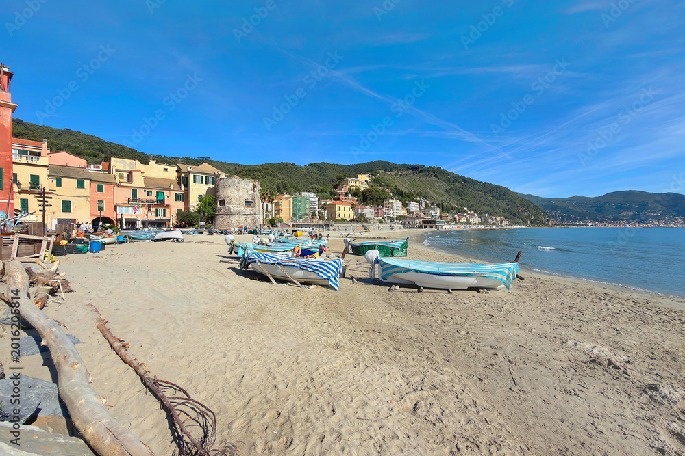 Φωτογραφία spiaggia a laigueglia in italia