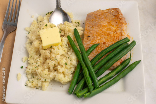 Foto boneless pork chop  with green beans