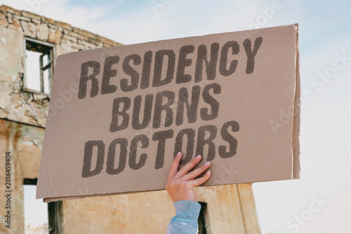 Fotografia "Residency Burns Doctors" Medical residency programs expose young doctors to dangerous burnout levels
