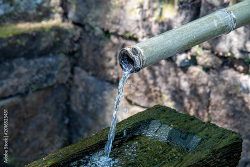Wasserleitung aus Bambusrohr