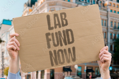 Картината върху платно "Lab Fund Now" Underfunded labs cannot retain qualified researchers long-term