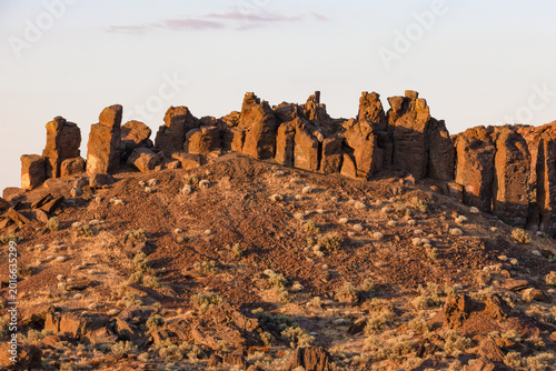 Tableau sur toile Basalt Rocks Feathers at Frenchman Coulee