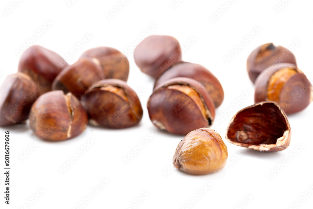 Obraz premium Chinese Traditional Snack Sugar Roasted Chestnuts