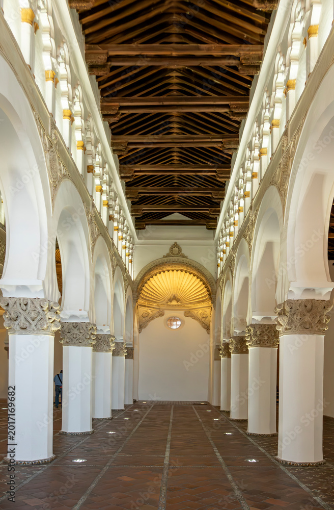 Obraz premium The Synagogue of Santa María la Blanca in the Jewish quarter of Toledo. Former Christian Church and Mosque dating back to 1149 AD.