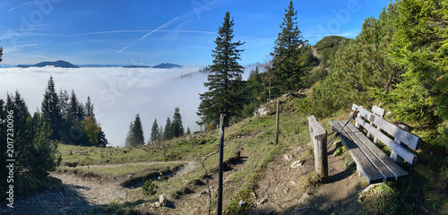 Photos Panorama Blick von einer Rastbank mit Wolkenschwaden am Wildalpjoch, Alpen, Baye