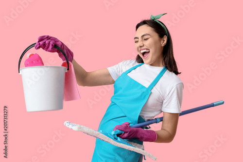 Cheerful young woman with m...