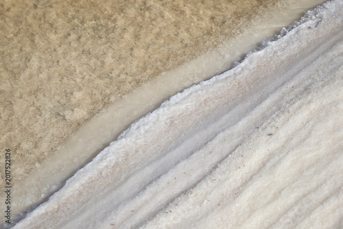 Foto Salt crystal layers on the surface of Lake Baskunchak, Astrakhan Region, Russia