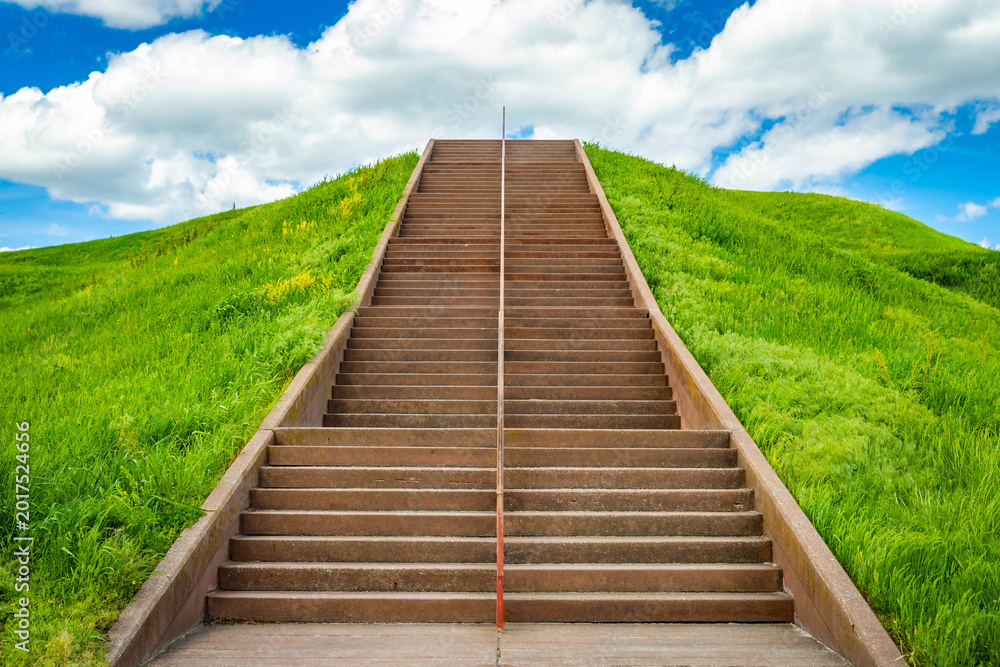 Obraz premium Steps Leading to Monks Mound at Cahokia Mounds State Historic Site Illinois