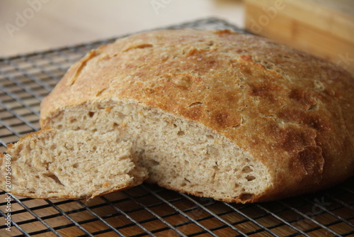 Foto Freshly baked brioche buns with soft buttery texture