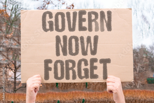 Slika na platnu "Govern Now Forget" Governing parties prioritize visible short-term wins over lasting structural gains
