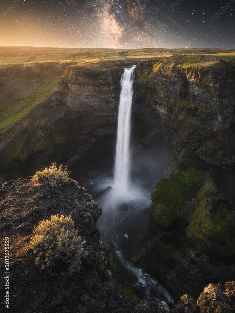 Fototapeta premium Pristine Wilderness and Plunging Waters of Victoria Falls