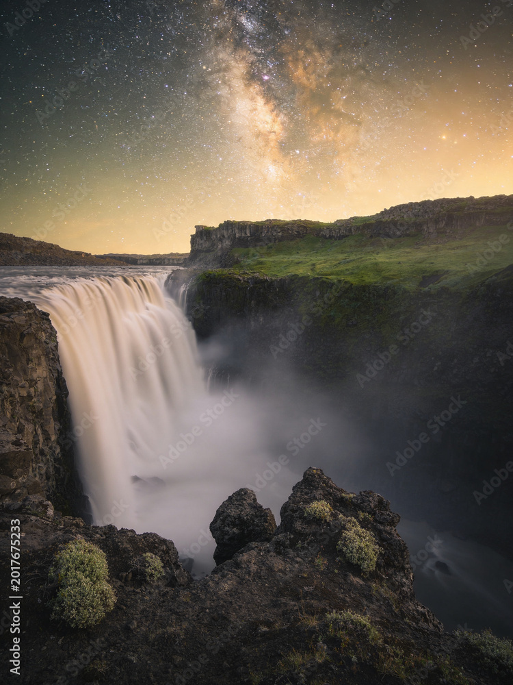 Fototapeta premium Pristine Wilderness and Plunging Waters of Victoria Falls