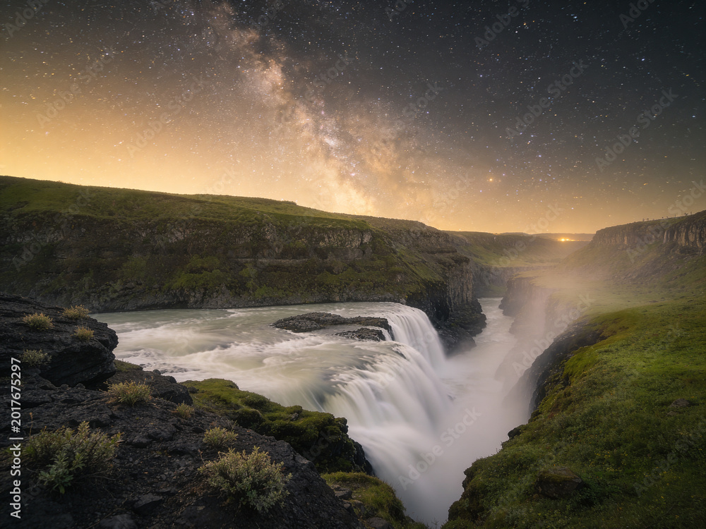 Fototapeta premium Pristine Wilderness and Plunging Waters of Victoria Falls