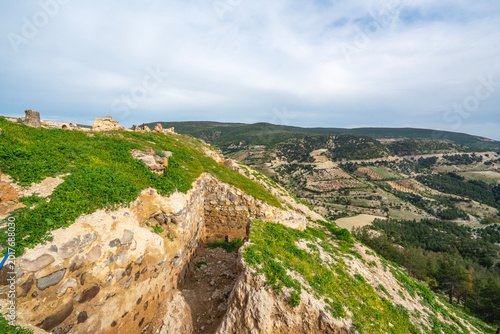 Εκτύπωση καμβά The scenic views of Ravanda Castle, locally known as Ravanda Kalesi, are situated on a hill west of the village of Belenözü, in the province of Kilis, Turkey