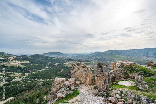 Photos The scenic views of Ravanda Castle, locally known as Ravanda Kalesi, are situated on a hill west of the village of Belenözü, in the province of Kilis, Turkey