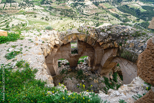 Bild auf Leinwand The scenic views of Ravanda Castle, locally known as Ravanda Kalesi, are situated on a hill west of the village of Belenözü, in the province of Kilis, Turkey