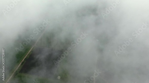 Toma Aérea de un día nublado y clima frío.