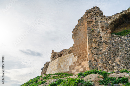 Foto The scenic views of Ravanda Castle, locally known as Ravanda Kalesi, are situated on a hill west of the village of Belenözü, in the province of Kilis, Turkey
