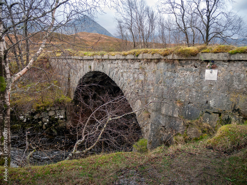 Quadro su tela The Bridge Over the River Ba