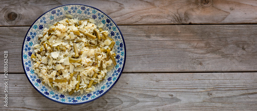 Fotografía Asparagus risotto on a plate