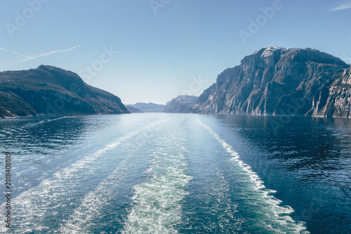 Foto Into Lysefjord: Norway’s Granite Waterway, Stavanger Norway April 2026