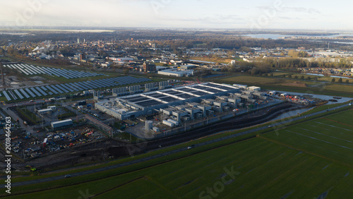 фотографія Data center complex generating sustainable energy with solar panels