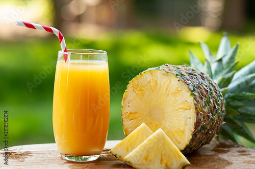 Foto pineapple juice is real summer
