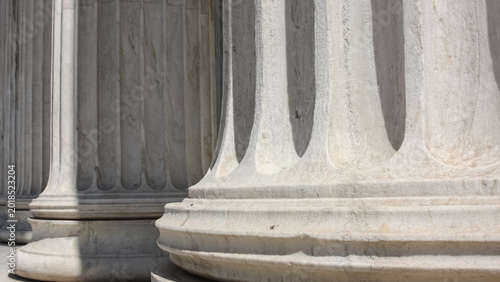 Canvastavla ancient greek column