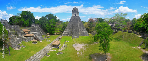 Фотография Tikal Great Plaza panorama with Grand Jaguar temple pyramid and acropolis, Tikal national park, Guatemala