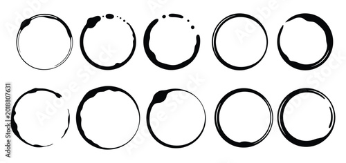 Foto Black Coffee Tea Cup Ring Stain Collection, Grunge Circular Wet Imprint Silhouet