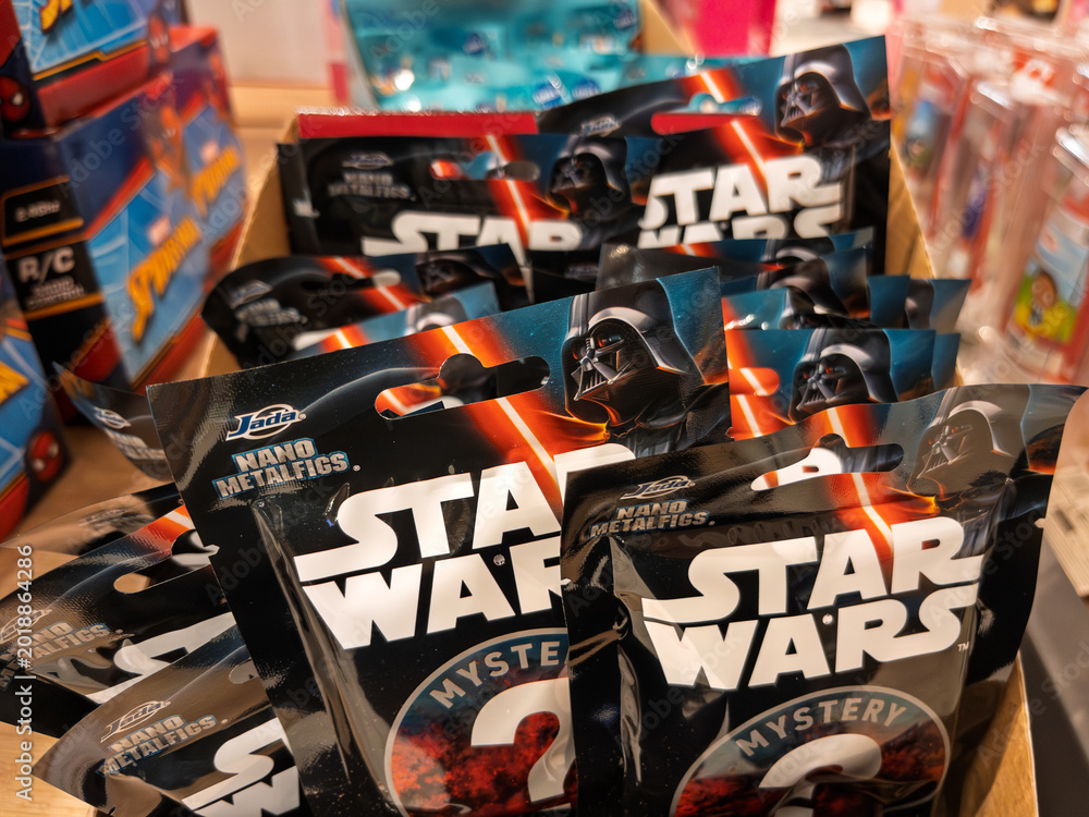 Fototapeta premium Star Wars Mystery Packs Featuring Iconic Characters
