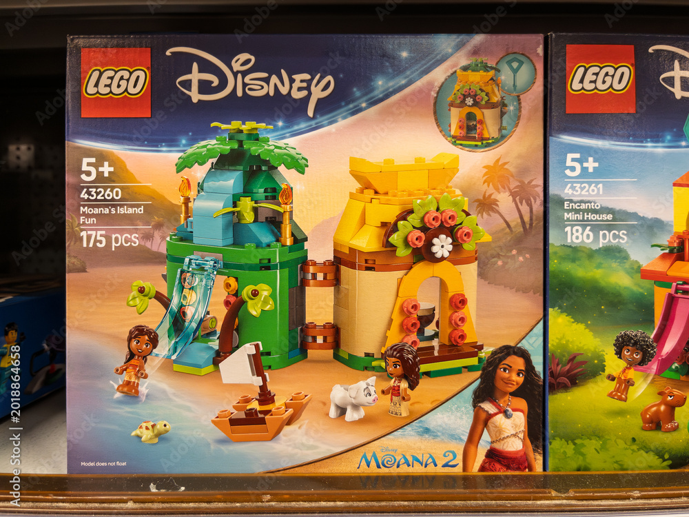 Fototapeta premium LEGO Disney Moanas Island Fun Playset for Kids