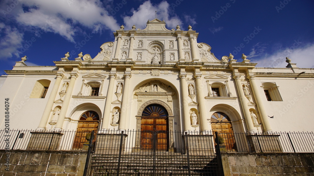 Fototapeta premium An ancient and majestic Catholic cathedral in Guatemala.