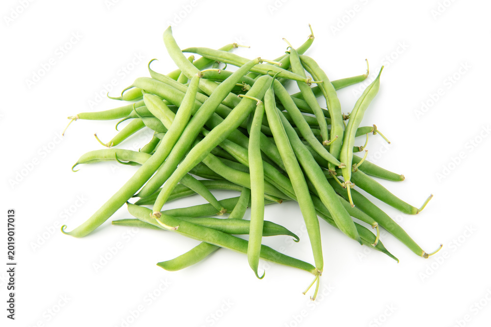 Fototapeta premium Green beans pile isolated on white background