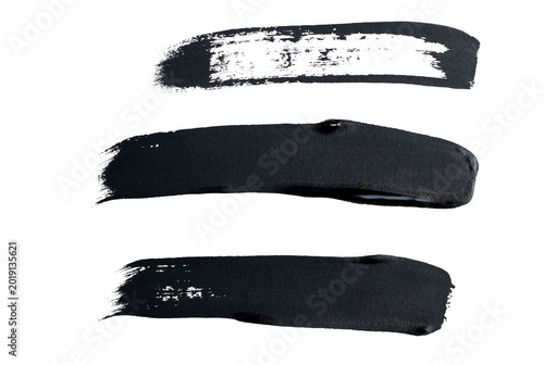 Conjunto de pinceladas negras abstractas con textura artística sobre fondo transparente