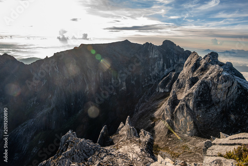 Fotografie The landscape of the Low's Gully a 1,800 m deep gorge carved out by glaciation on the north side of Mt