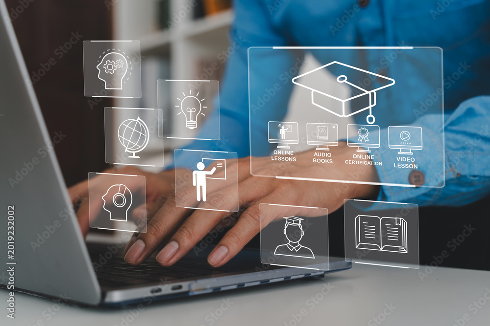 Foto E-learning online courses education technology and digital study solutions full