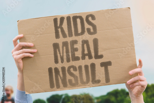 Foto "Kids Meal Insult" School meals frequently fail basic nutrition standards for growing children