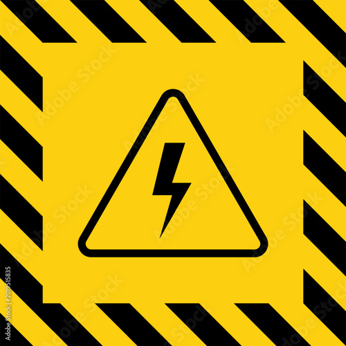 Foto High voltage yellow triangle warning sign, lightning bolt arrow symbol