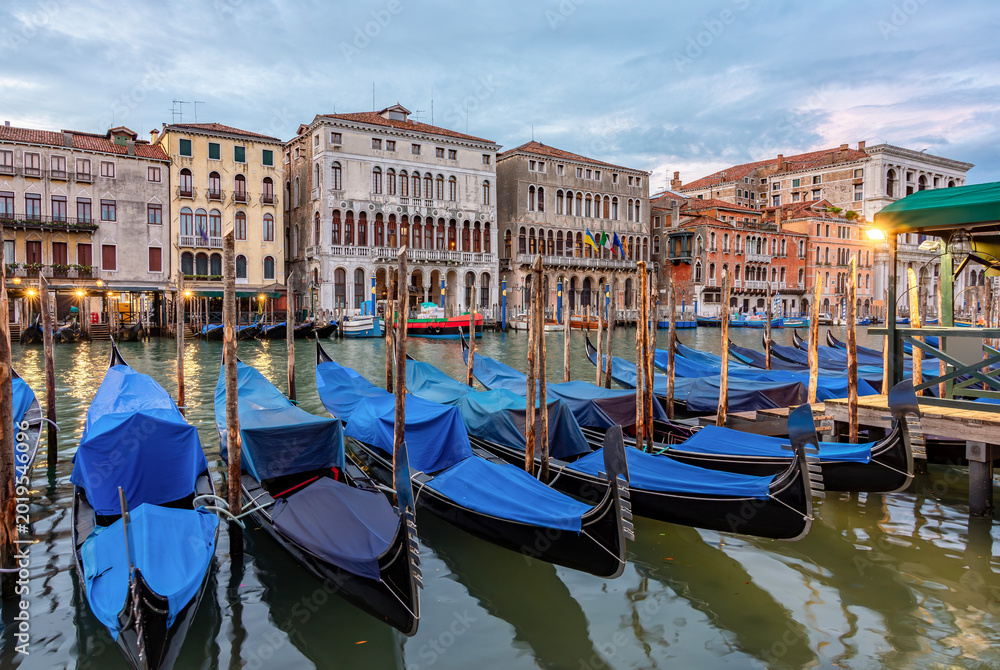 Fototapeta premium Gondolas on Grand canal in Venice, Italy