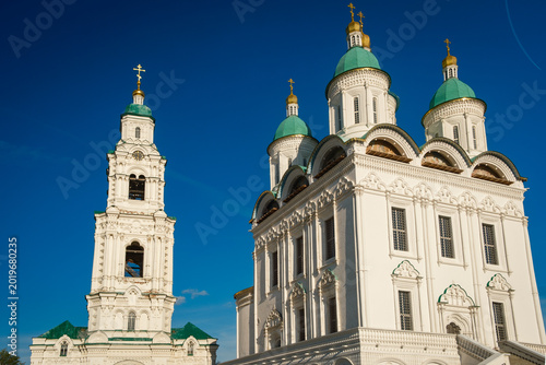 Foto Exterior view of the Assumption Cathedral in the Astrakhan Kremlin, Russia, show