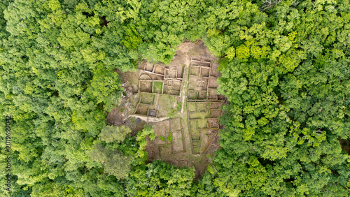 Foto Castro de Armea archaeological site surrounded by forest