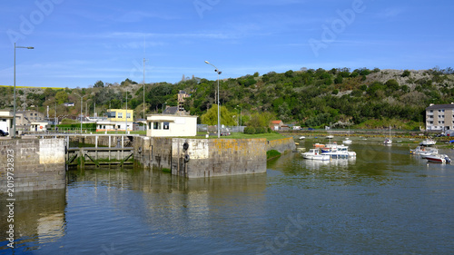 Foto Sluice in the port of Saint-Brieuc, commune in the Côtes-d'Armor department in Brittany in northwestern France